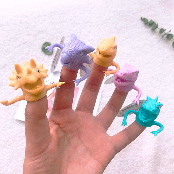 картинка Игрушка на палец «Dinosaur» от магазина Без Проблем