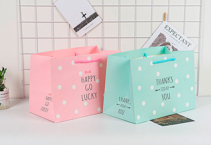 картинка Подарочный пакет «Happy go lucky» маленький от магазина Без Проблем